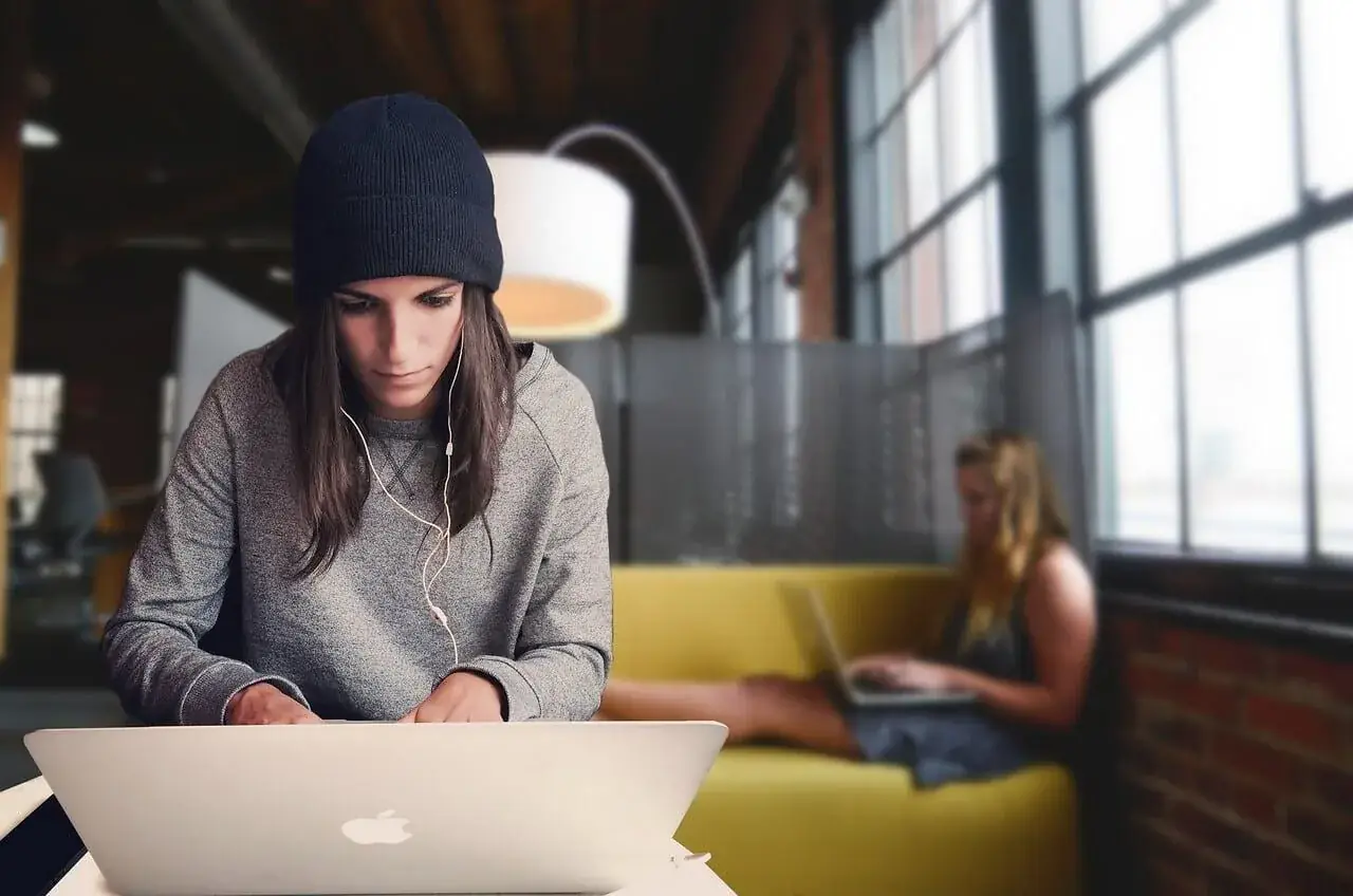 People working at MINDZ Co-Working